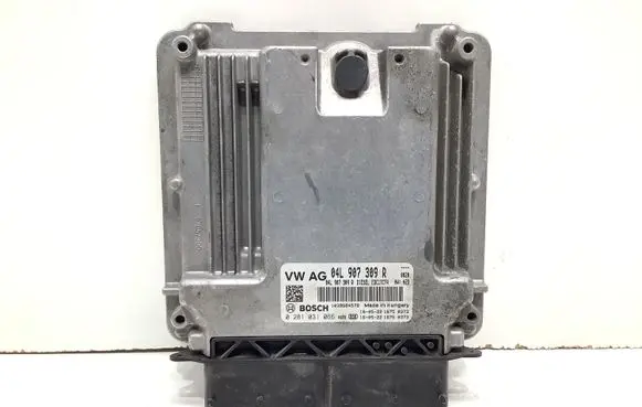 Volkswagen PASSAT B8 Engine control unit/module 04L907309R 0281031066