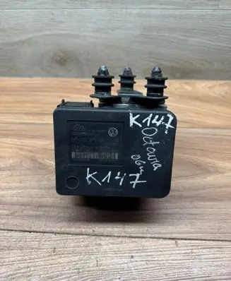 Volkswagen Touran I ABS Pump 1K0907379AA 00005305G1 10096003603