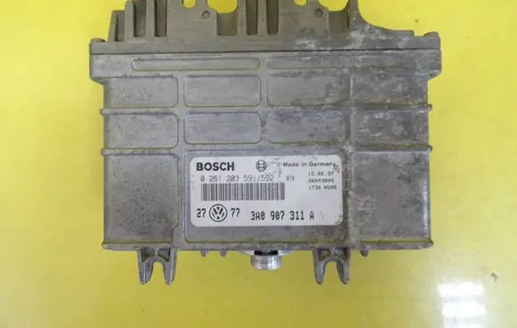 Volkswagen Golf III Engine control unit/module 3A0907311A