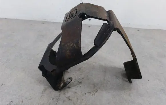 Land Rover Discovery Rear differential mounting bracket 