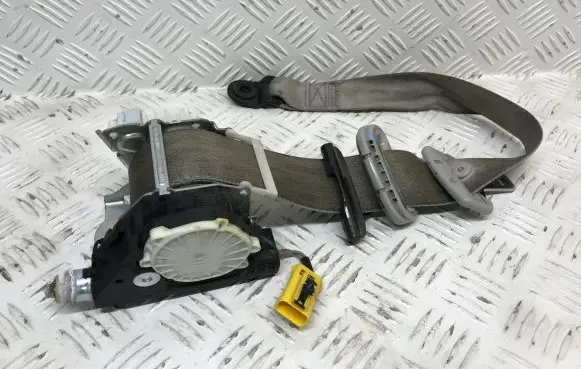 Chrysler Town & Country V Front seatbelt 34007733A P0ZV69ES3AB TR12337B7648