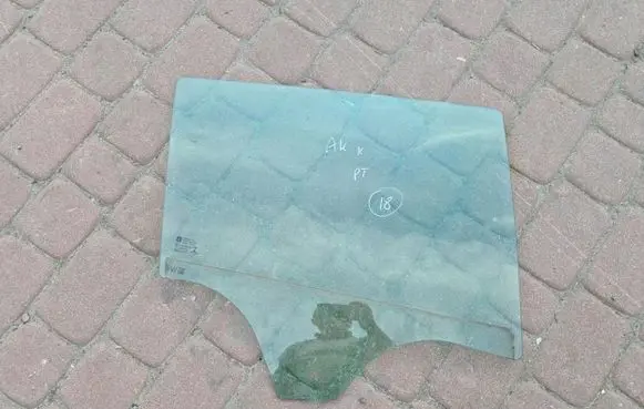 Opel Astra K Front triangle window/glass 