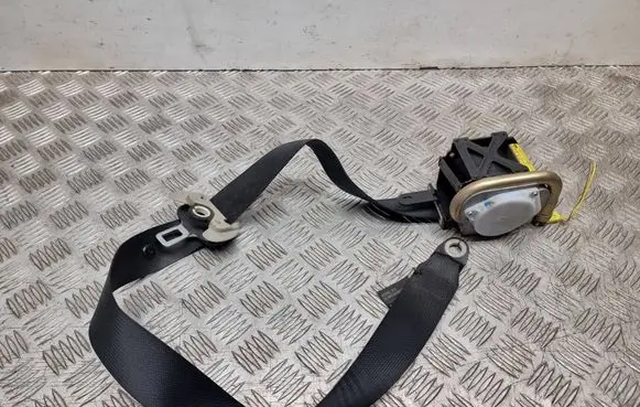 Toyota Avensis T250 Front seatbelt 09043