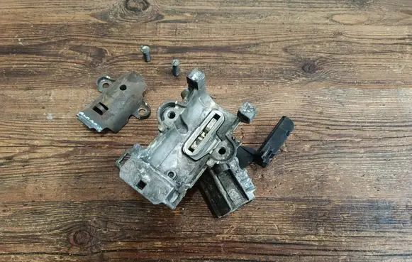 BMW 5 E39 Ignition lock 1093571 1161556
