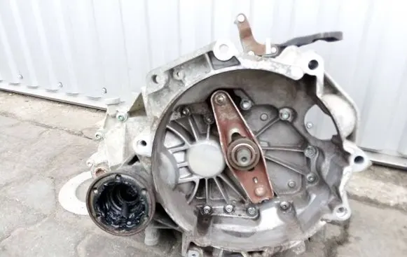 Volkswagen Golf V Manual 5 speed gearbox FXQ