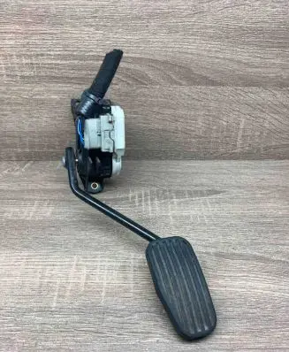 Volvo XC90 Accelerator throttle pedal 8634699 6PV008537