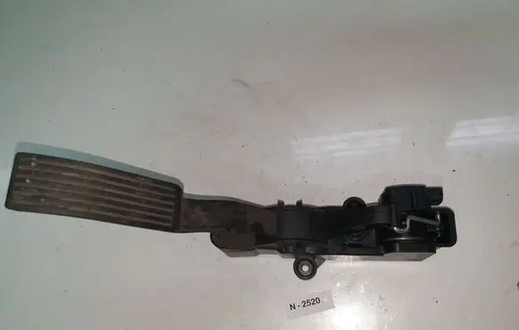 Mercedes-Benz A W168 Accelerator throttle pedal A1693000104