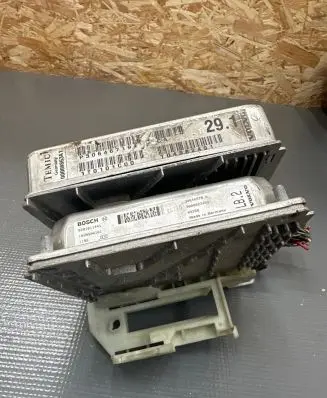 Volvo V70 Engine control unit/module 1T0101C00 P30646719