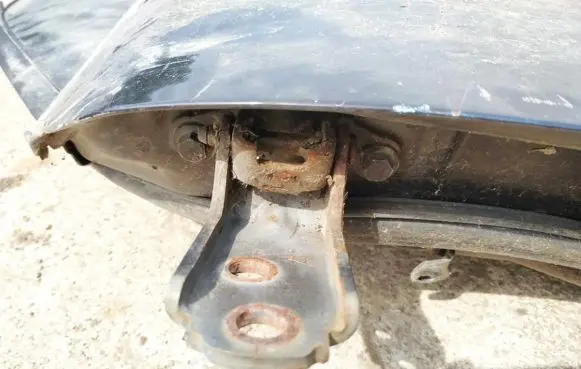 Honda Legend III KA9 Front door upper hinge