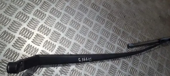Toyota Auris 150 Front wiper blade arm 1820