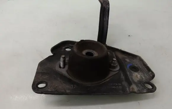 Peugeot 308 Engine mount bracket 9682731780
