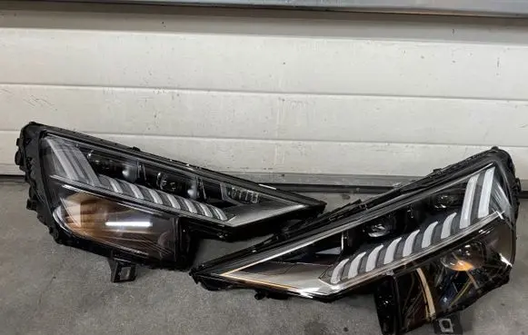 Audi Q8 Headlights/headlamps set 4M8941036 4M8941035