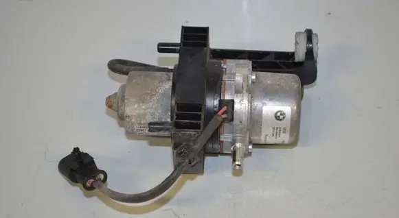 BMW X3 G01 Vacuum pump 6860881 34336860881