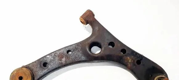 Toyota Avensis Verso Front lower control arm/wishbone 
