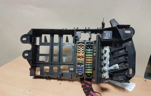 Audi A6 S6 C6 4F Fuse module 4F0971845