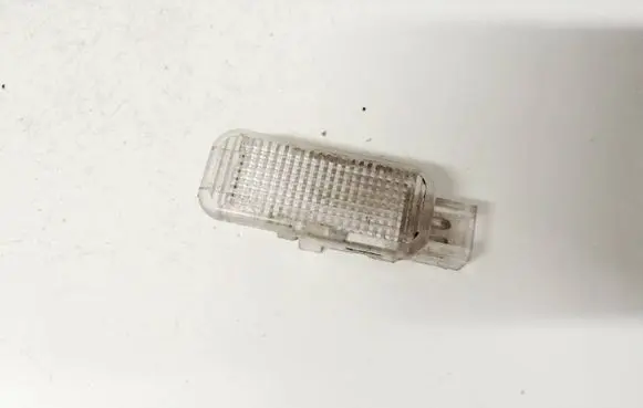 Volkswagen PASSAT B5 Other interior light 3b0947415