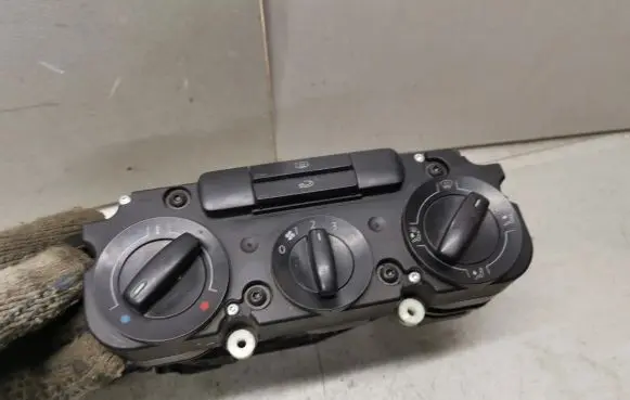 Volkswagen Caddy Climate control unit