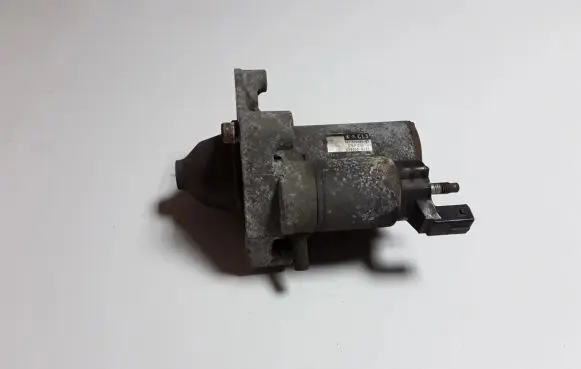 Peugeot 208 Starter motor 9671530880