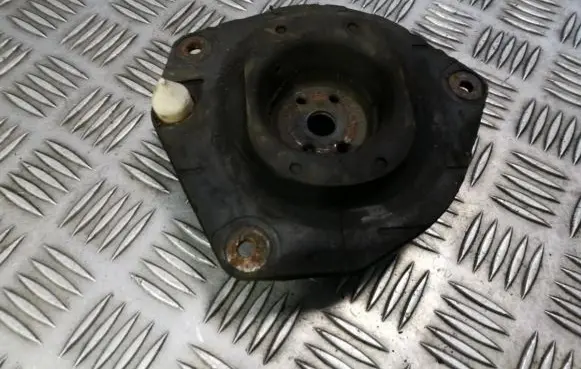 Renault Megane II Coil spring mount 