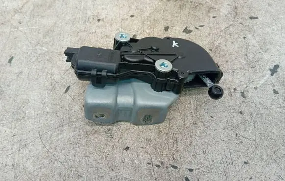 Mercedes-Benz GL X166 Vent window/glass motor A1666700004 00017666 CC2230102