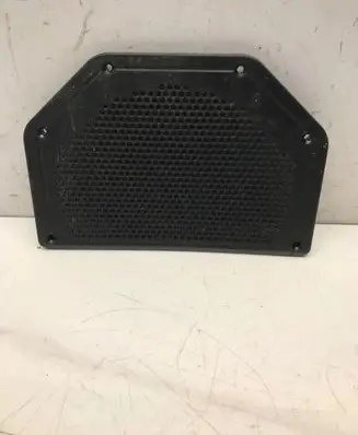 BMW 3 E90 E91 Subwoofer grill/trim 4913631819