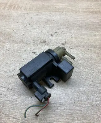 Mercedes-Benz B W245 Vacuum valve A0061536628 70078202