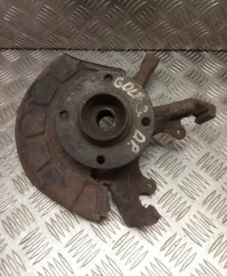 Volkswagen Golf III Front wheel hub