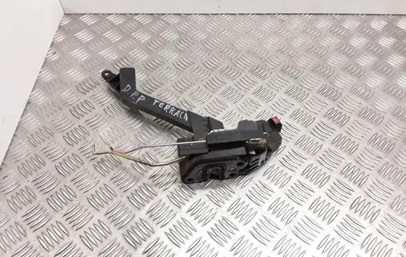 Hyundai Terracan Front door lock