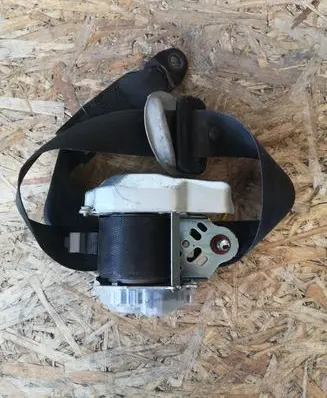 Hyundai i20 (PB PBT) Front seatbelt 081118A