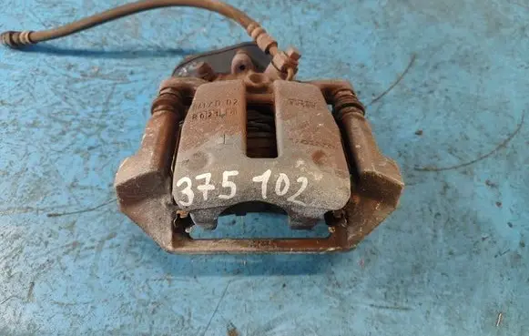 Volvo XC70 Front brake caliper 36001375