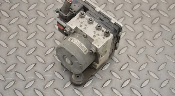 Volkswagen Golf VII ABS Pump 5Q0614517CR