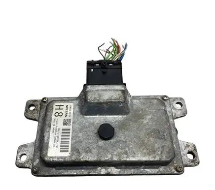 Nissan Juke I F15 Engine control unit/module EMU10081NA1