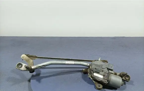 Front wiper linkage and motor