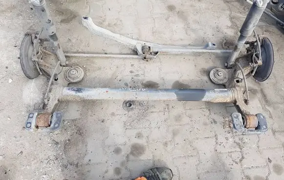 Opel Zafira C Rear axle beam 