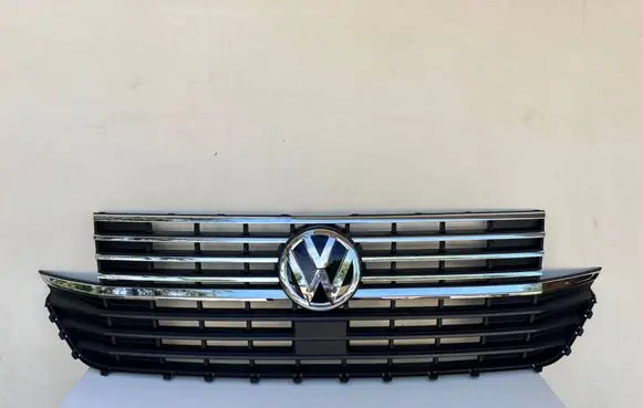 Volkswagen Multivan T6 Front bumper upper radiator grill 7LA853651B