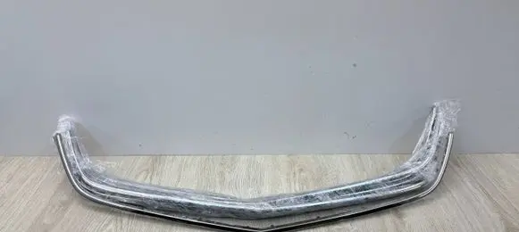 Mercedes-Benz CL C216 Front bumper upper radiator grill A2168882285