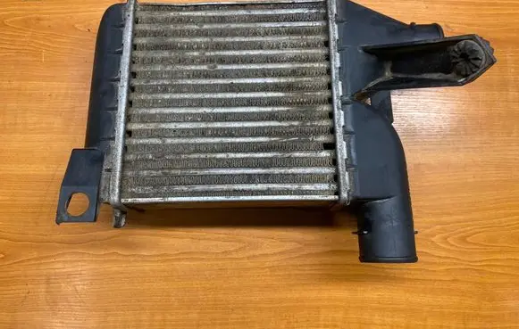 BMW 5 E39 Intercooler radiator 2246031