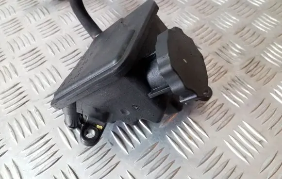 Mercedes-Benz R W251 Power steering fluid tank/reservoir A0004602283