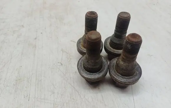 Peugeot Partner Nuts/bolts