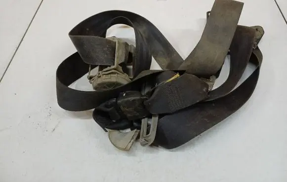 Toyota Yaris Rear seatbelt 