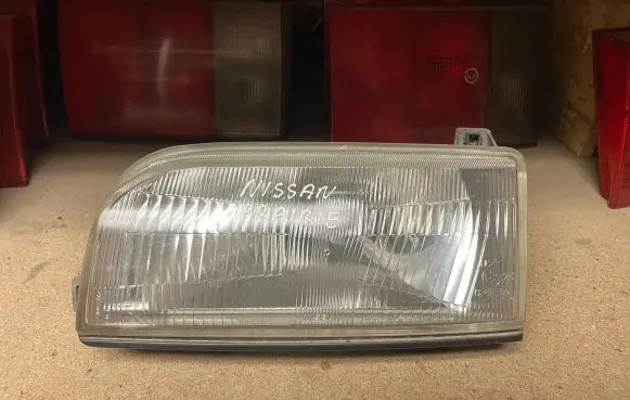 Nissan Prairie Headlight/headlamp 11024266