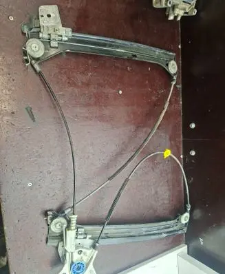 Mercedes-Benz CLK A209 C209 Front door electric window regulator 