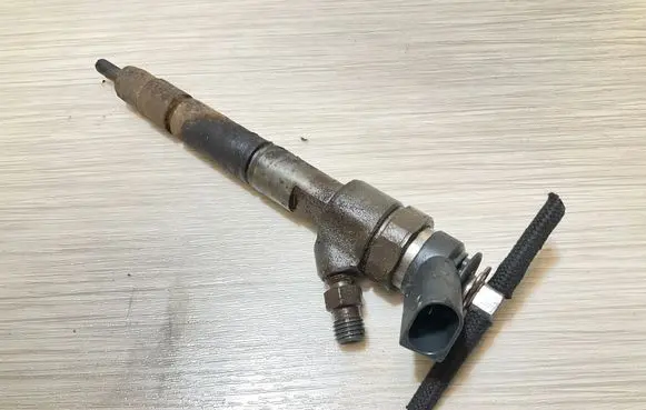 Mercedes-Benz A W168 Fuel injector 0445110167 A6400700787