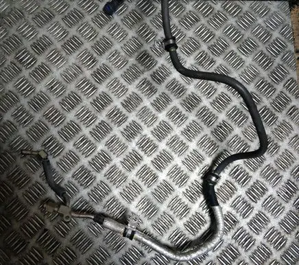 Jaguar F-Type Fuel line pipe