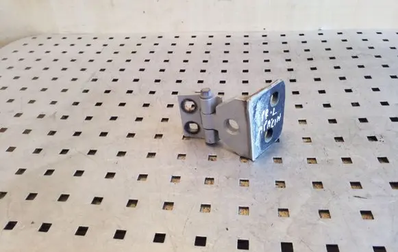 BMW X3 E83 Front door lower hinge 3402821