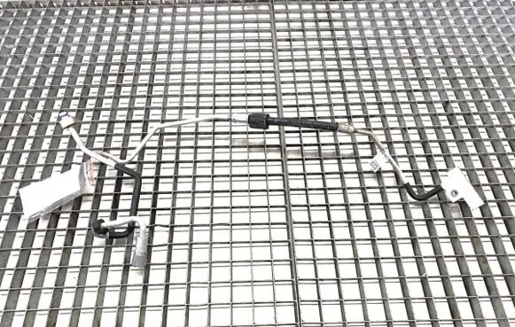 Audi Q8 Air conditioning (A/C) pipe/hose 4M1816720R