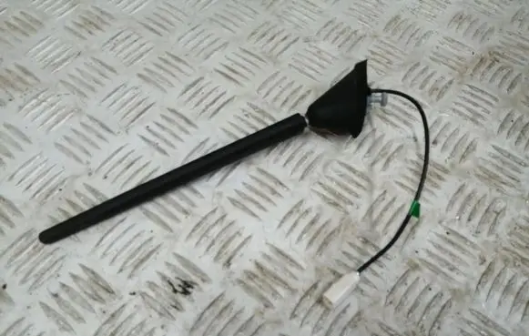 Fiat 500L Radio antenna 