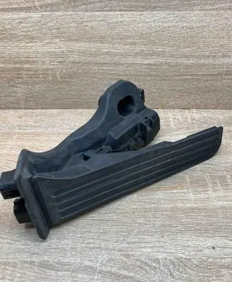 Volkswagen PASSAT B6 Accelerator throttle pedal 1K1723503AJ 6PV011039