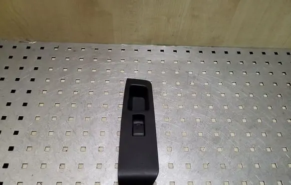 Nissan X-Trail T31 Electric window control switch 25411JG000