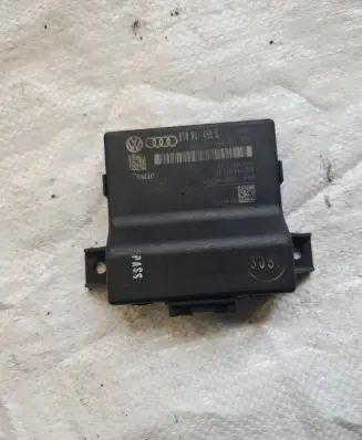 Audi A4 S4 B8 8K Gateway control module 8T0907468D